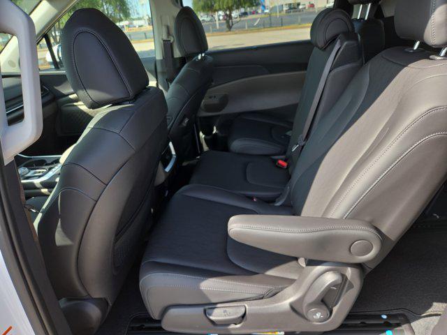 new 2026 Kia Carnival Hybrid car, priced at $43,406