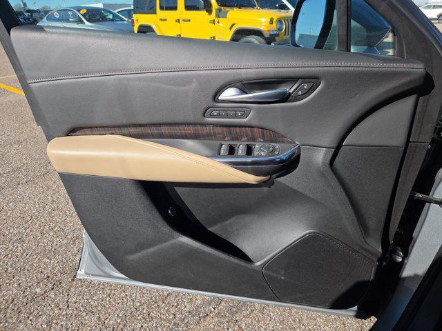 used 2024 Cadillac XT4 car, priced at $28,654