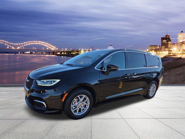 used 2025 Chrysler Pacifica car, priced at $29,542