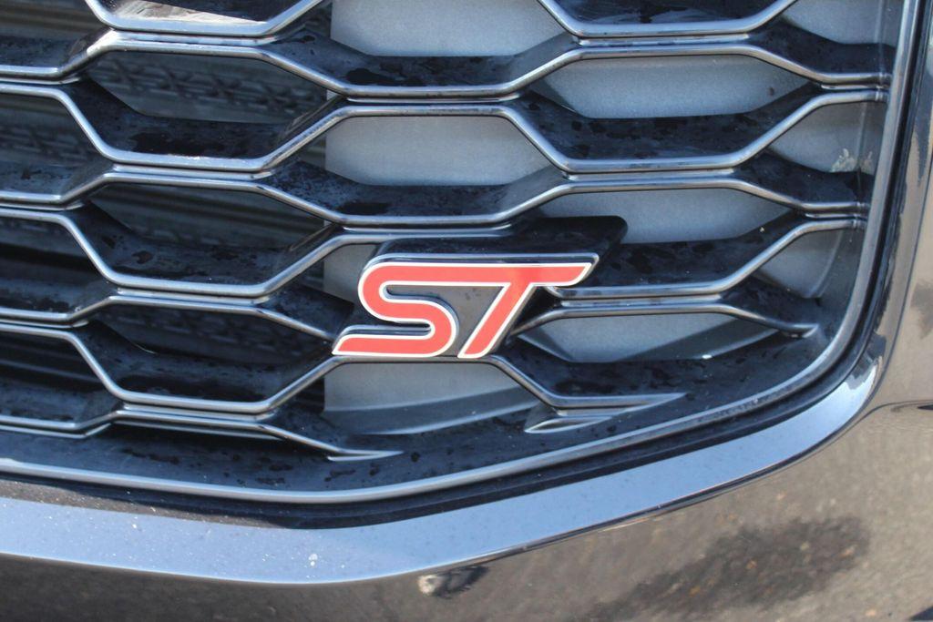 used 2025 Ford Explorer car, priced at $46,957