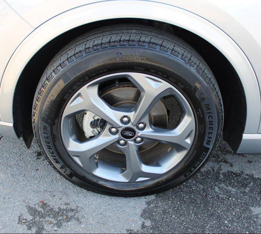 used 2023 Ford Escape car, priced at $21,557