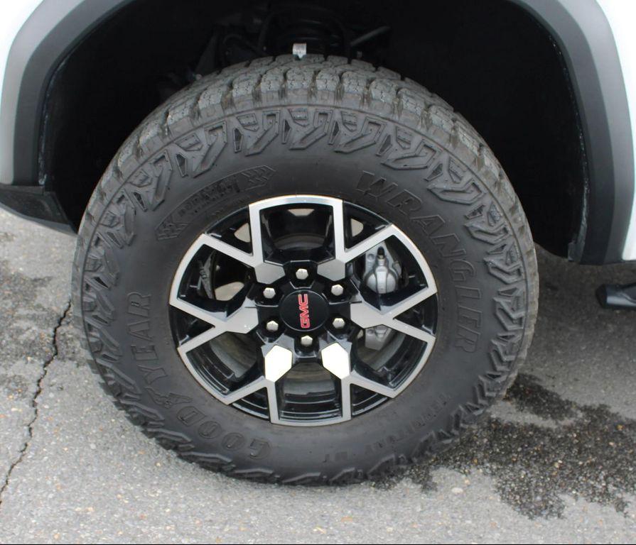 used 2024 GMC Canyon car, priced at $49,597