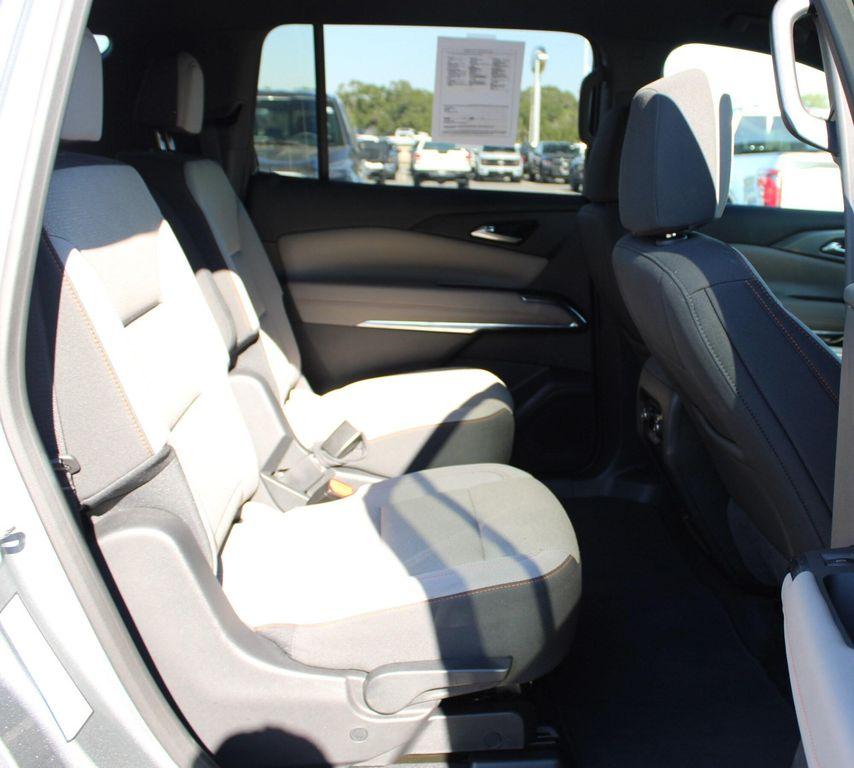 used 2025 Chevrolet Traverse car, priced at $32,997