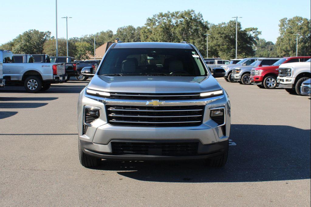 used 2025 Chevrolet Traverse car, priced at $32,997