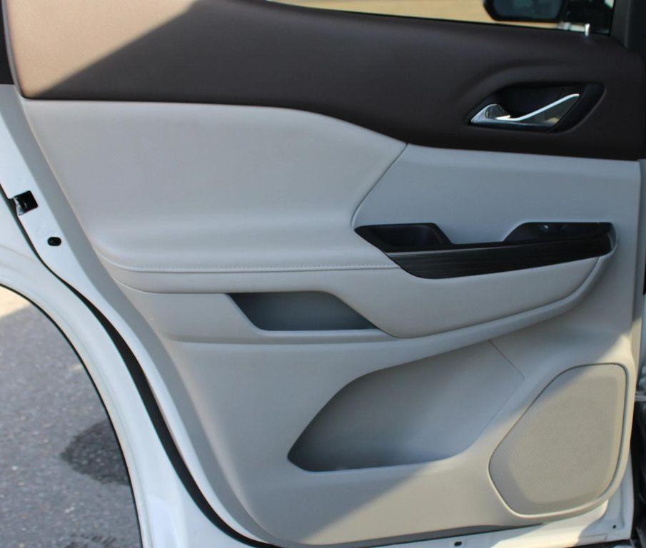 used 2023 GMC Acadia car, priced at $29,997