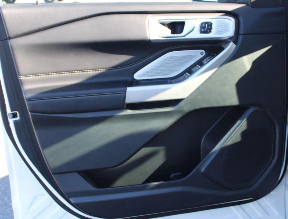 used 2023 Ford Explorer car