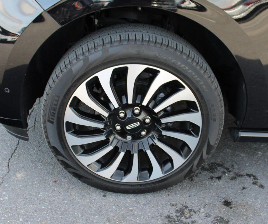 used 2024 Lincoln Navigator car, priced at $88,977
