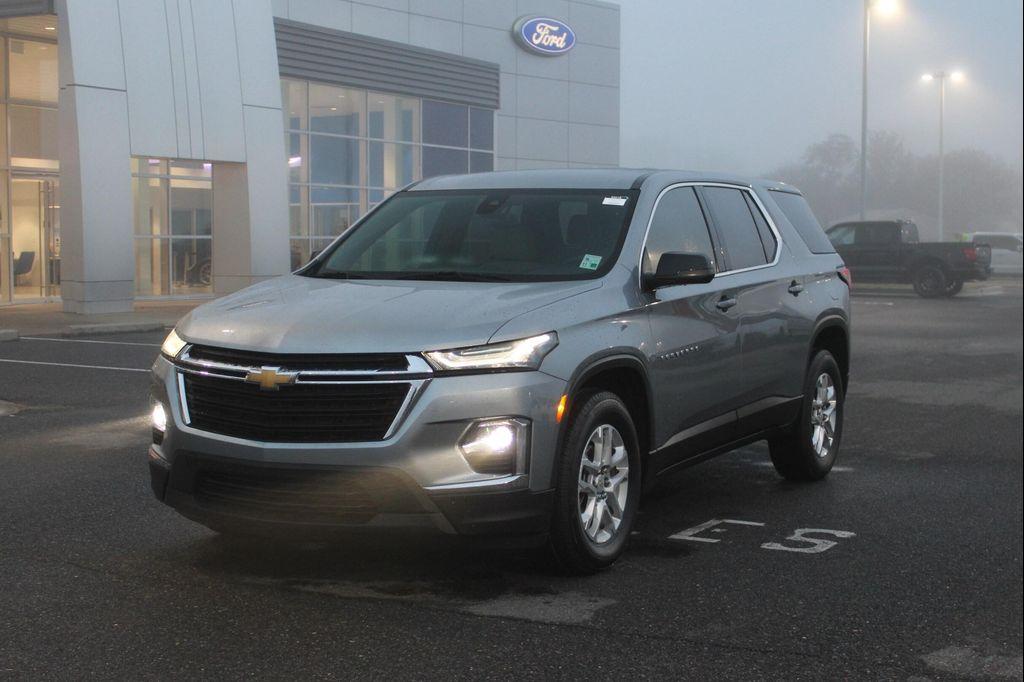 used 2023 Chevrolet Traverse car, priced at $26,597