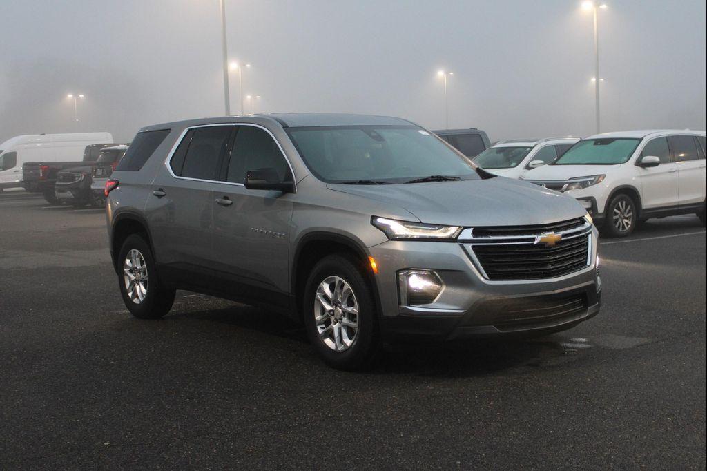 used 2023 Chevrolet Traverse car, priced at $26,597