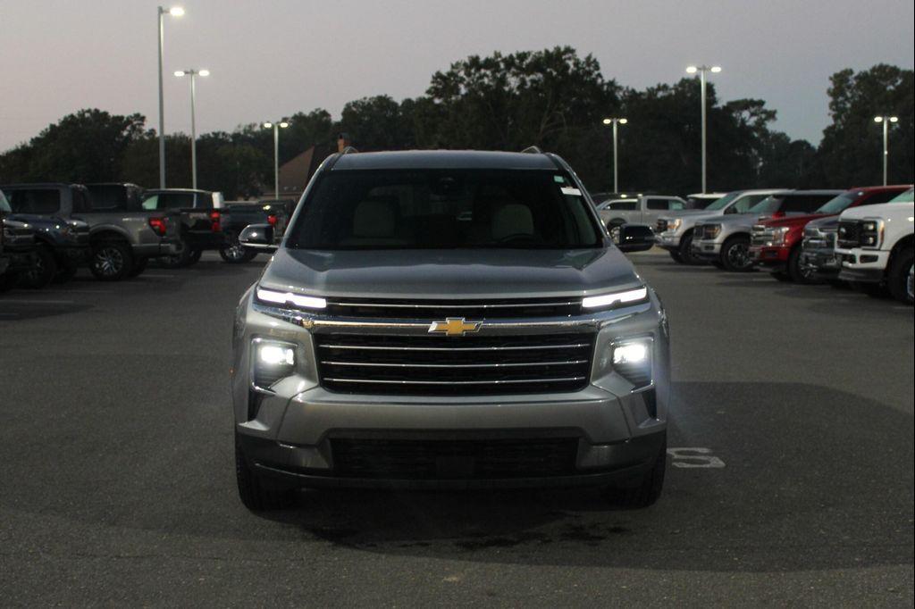 used 2025 Chevrolet Traverse car, priced at $32,597