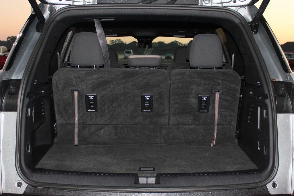 used 2025 Chevrolet Traverse car, priced at $32,597