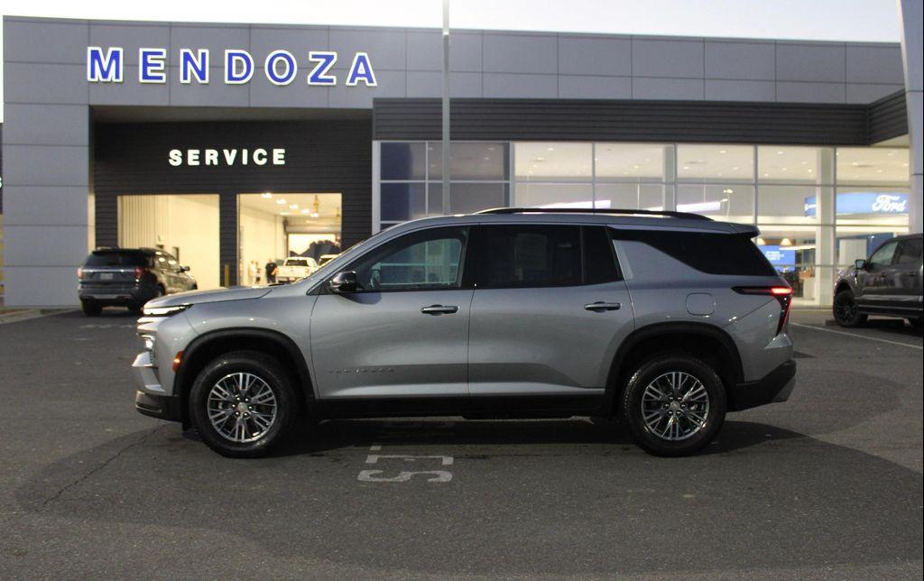 used 2025 Chevrolet Traverse car, priced at $34,897
