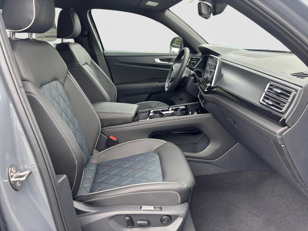 new 2025 Volkswagen Atlas Cross Sport car, priced at $49,208