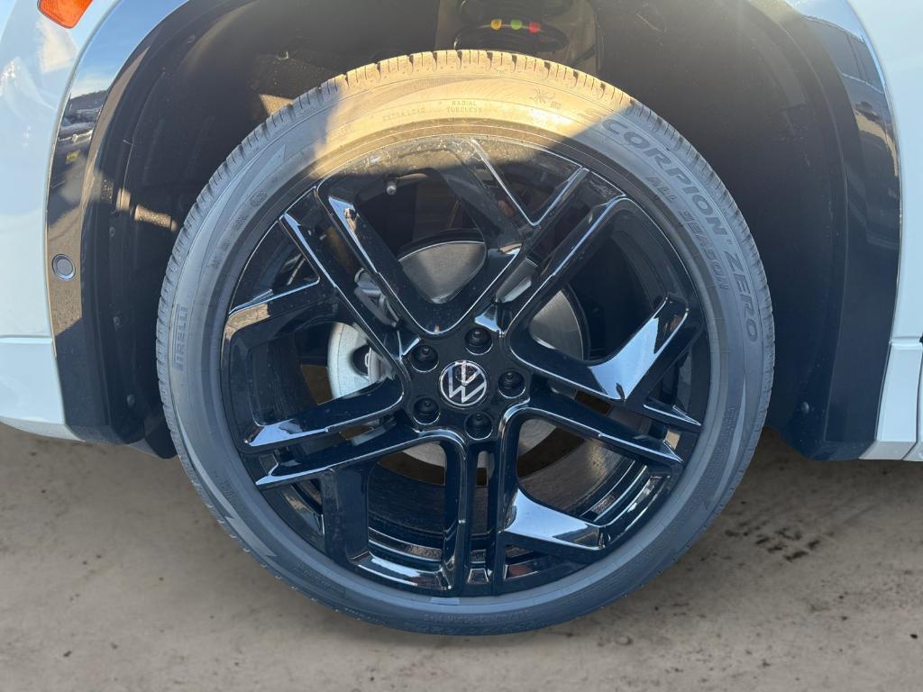 new 2026 Volkswagen Tiguan car, priced at $38,181