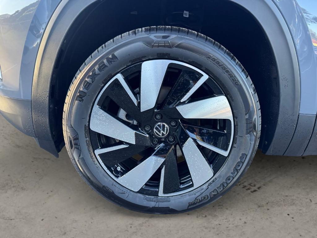 new 2026 Volkswagen Atlas Cross Sport car, priced at $45,055