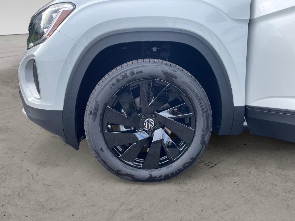 new 2026 Volkswagen Atlas car, priced at $45,490