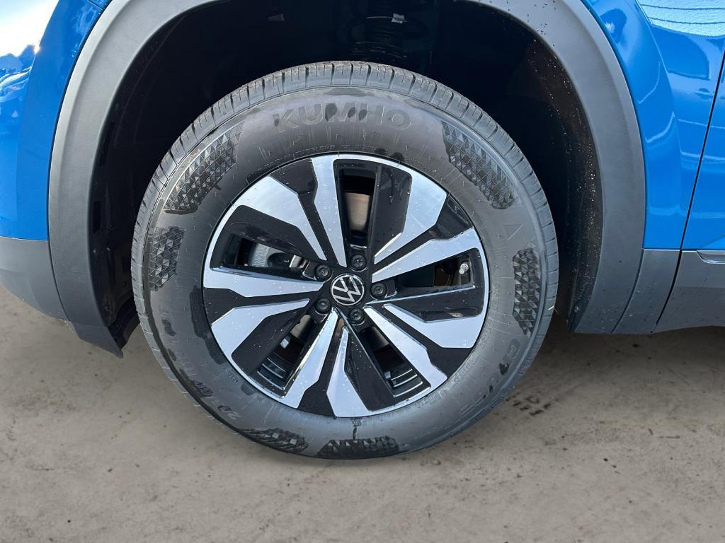 new 2026 Volkswagen Atlas car, priced at $38,172