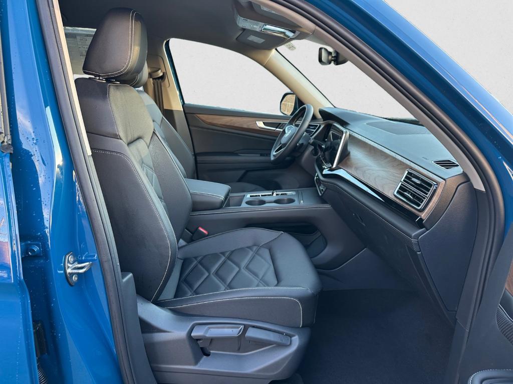 new 2026 Volkswagen Atlas car, priced at $38,172
