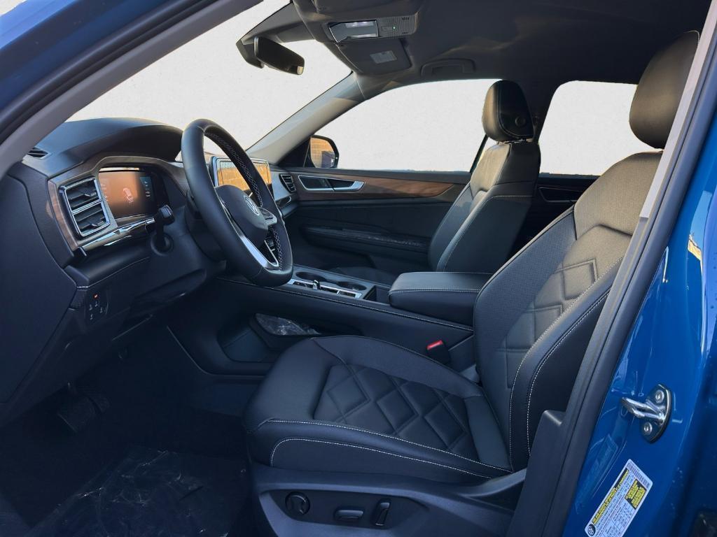new 2026 Volkswagen Atlas car, priced at $38,172