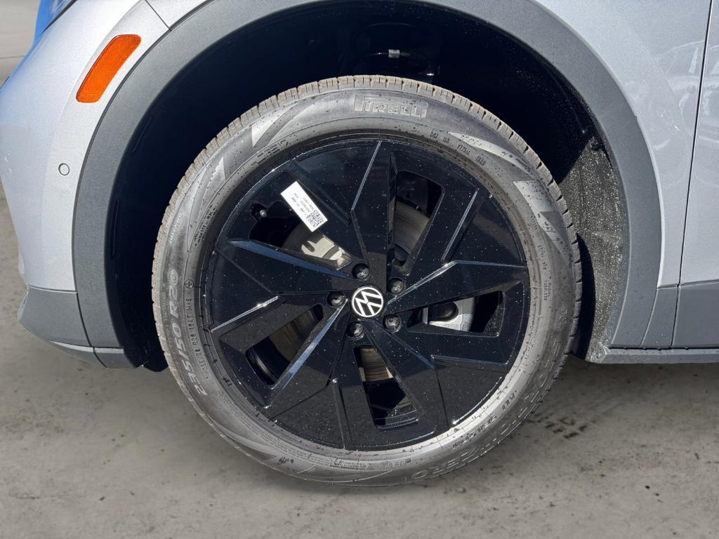 new 2025 Volkswagen ID.4 car, priced at $45,540