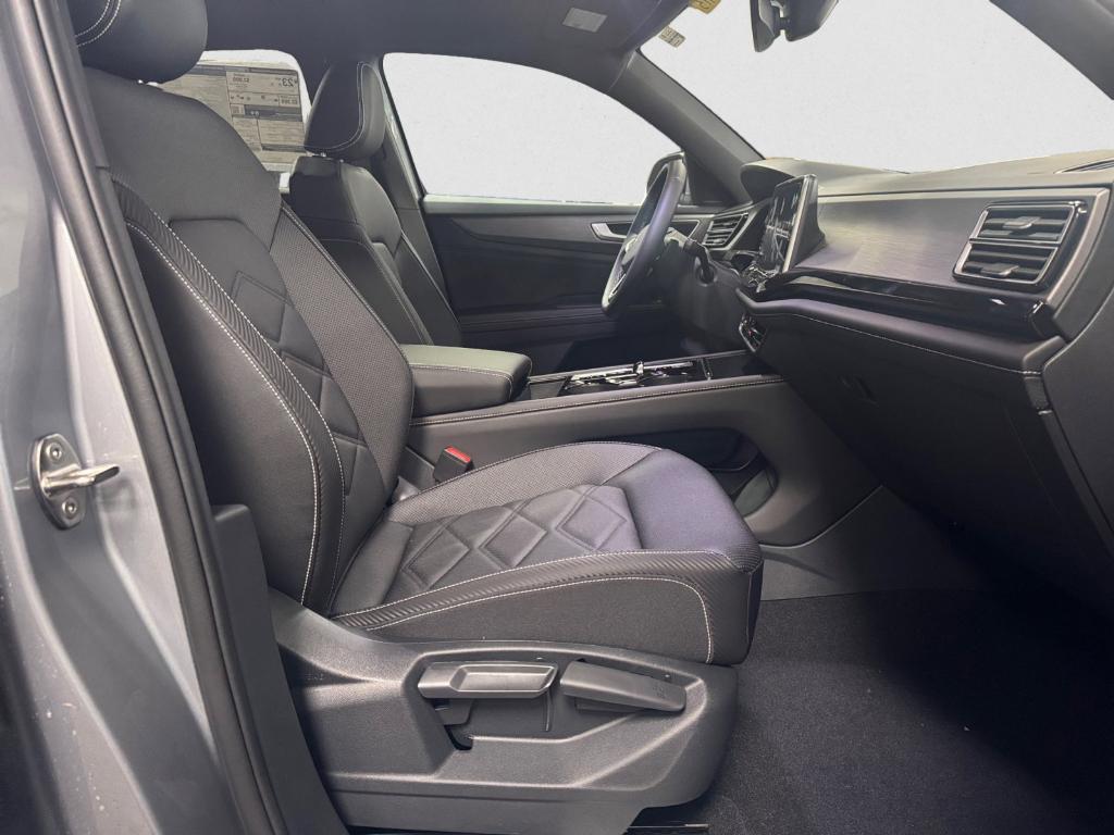 new 2025 Volkswagen Atlas Cross Sport car, priced at $37,599