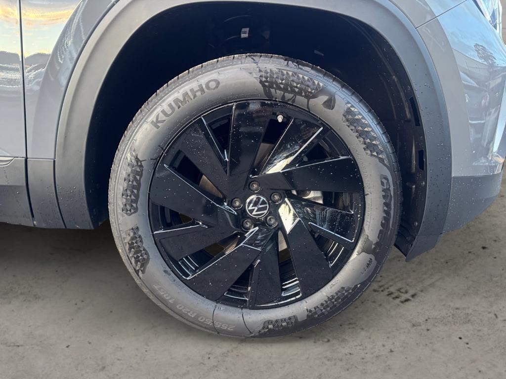 new 2026 Volkswagen Atlas car, priced at $45,329