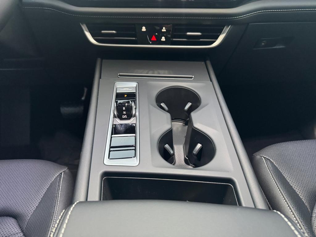 new 2026 Volkswagen Atlas car, priced at $38,172