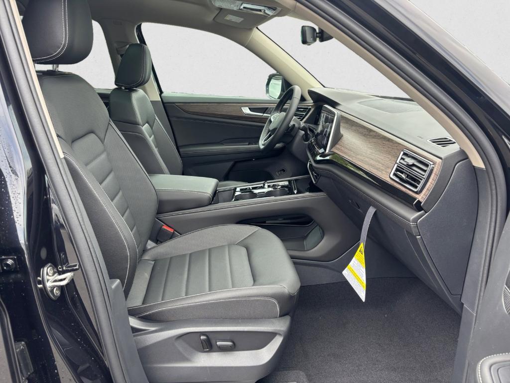 new 2025 Volkswagen Atlas car, priced at $42,066