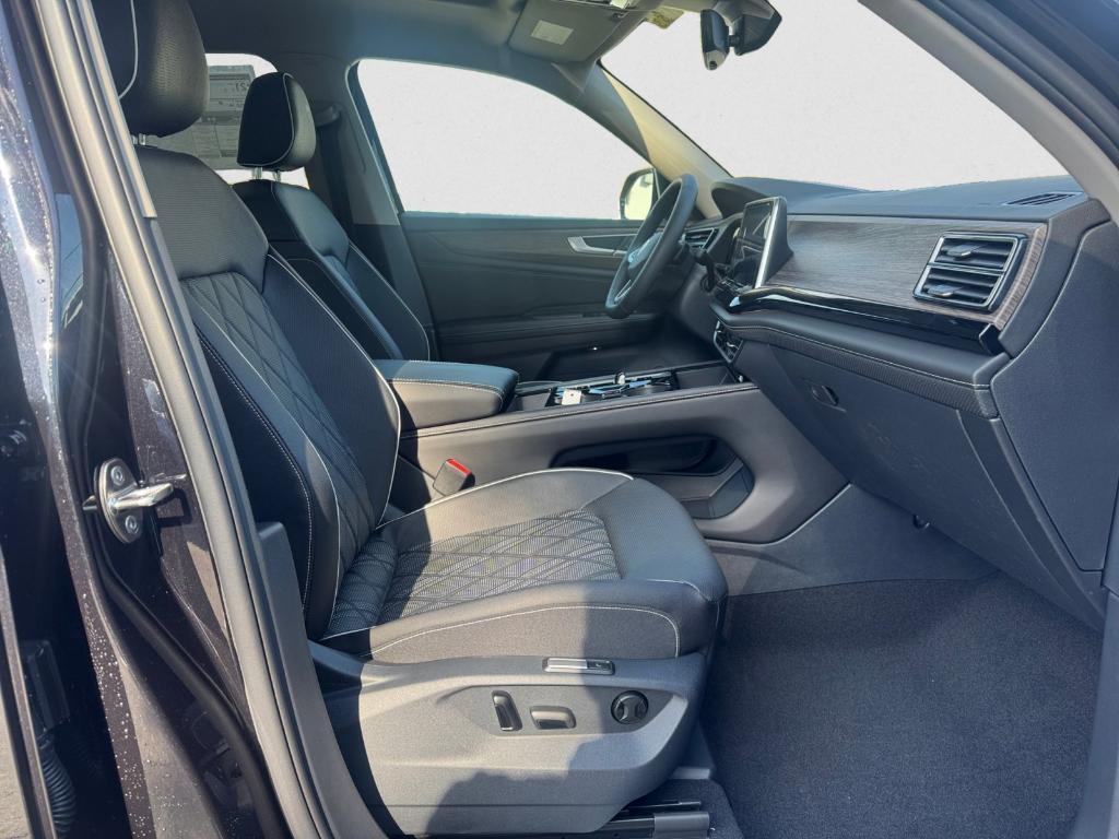 new 2026 Volkswagen Atlas car, priced at $54,371