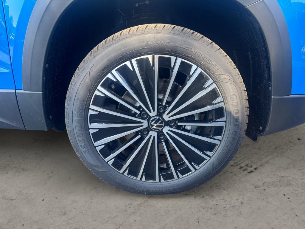 new 2026 Volkswagen Taos car, priced at $30,491