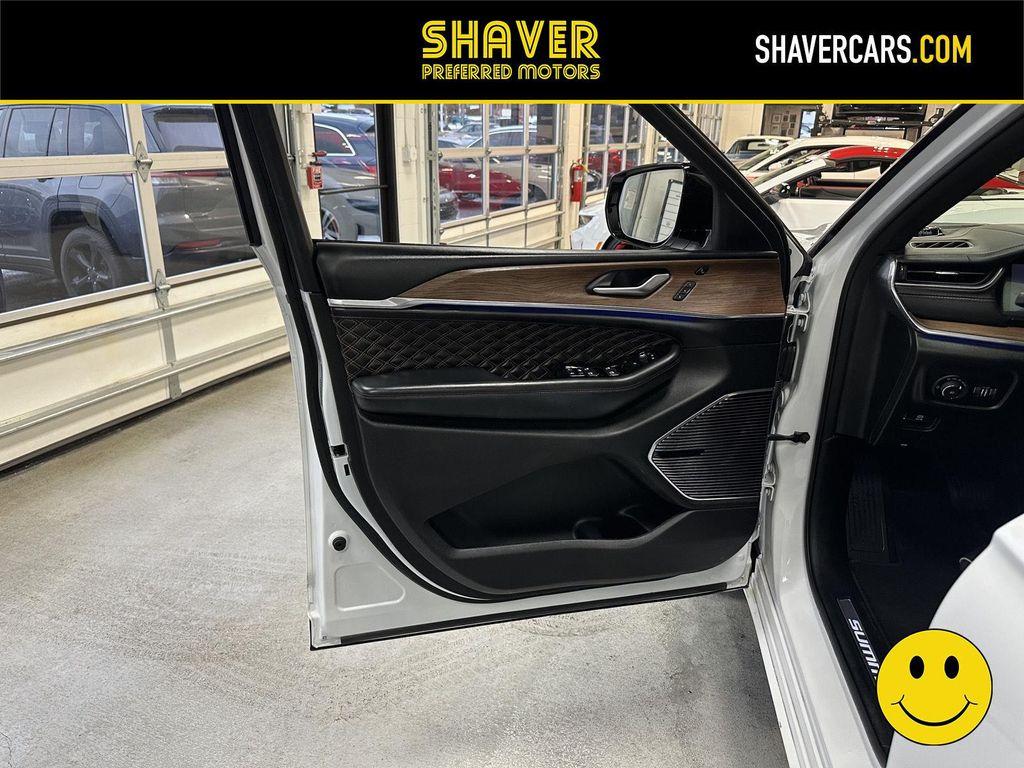 used 2023 Jeep Grand Cherokee car, priced at $40,990