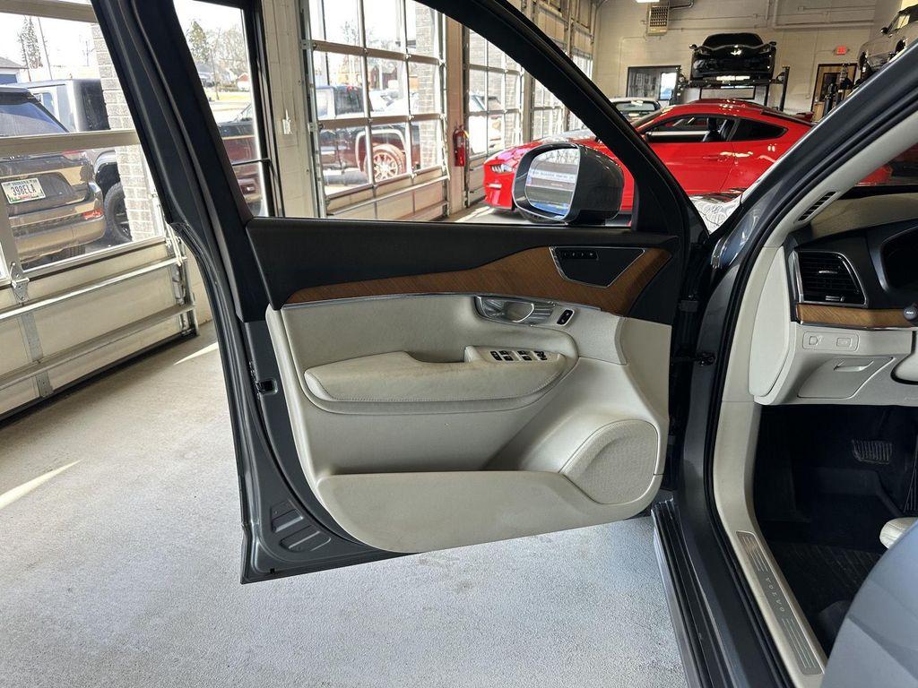 used 2018 Volvo XC90 car, priced at $20,590