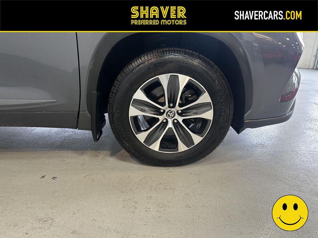 used 2020 Toyota Highlander car, priced at $26,390