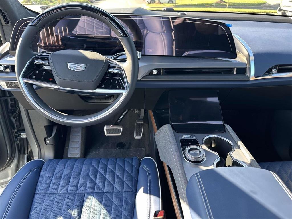 new 2026 Cadillac VISTIQ car, priced at $94,190