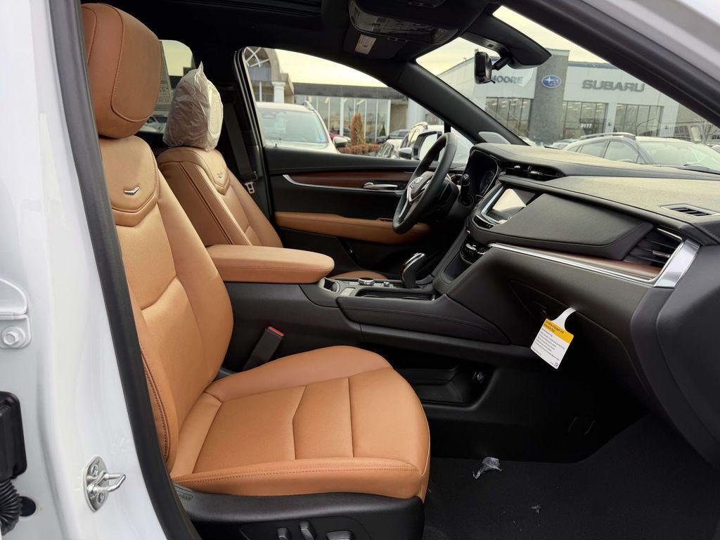 new 2026 Cadillac XT5 car, priced at $59,619