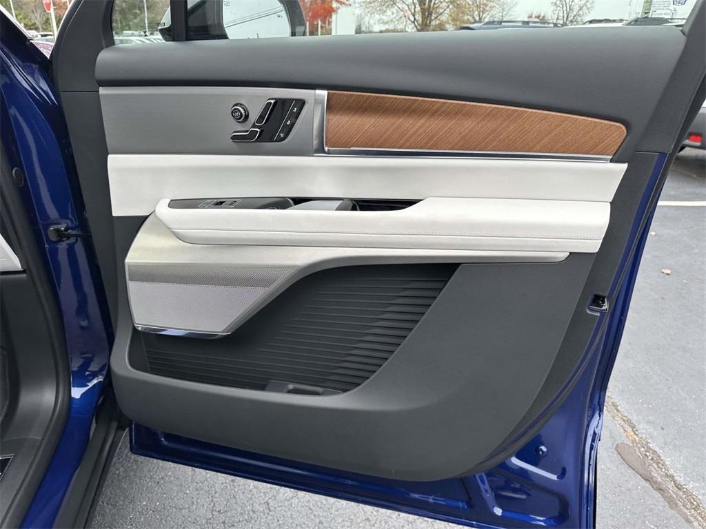 new 2026 Cadillac VISTIQ car, priced at $82,010