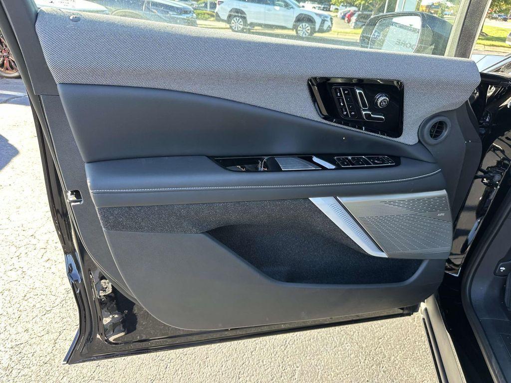 new 2025 Cadillac OPTIQ car, priced at $62,665