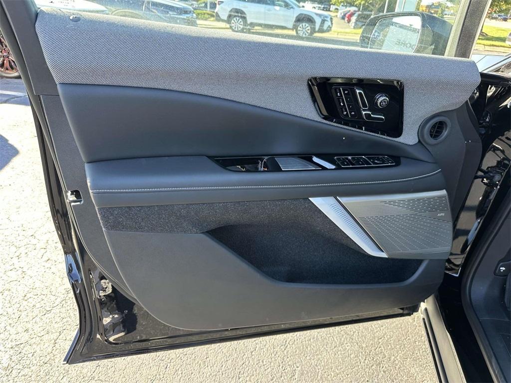 new 2025 Cadillac OPTIQ car, priced at $62,665