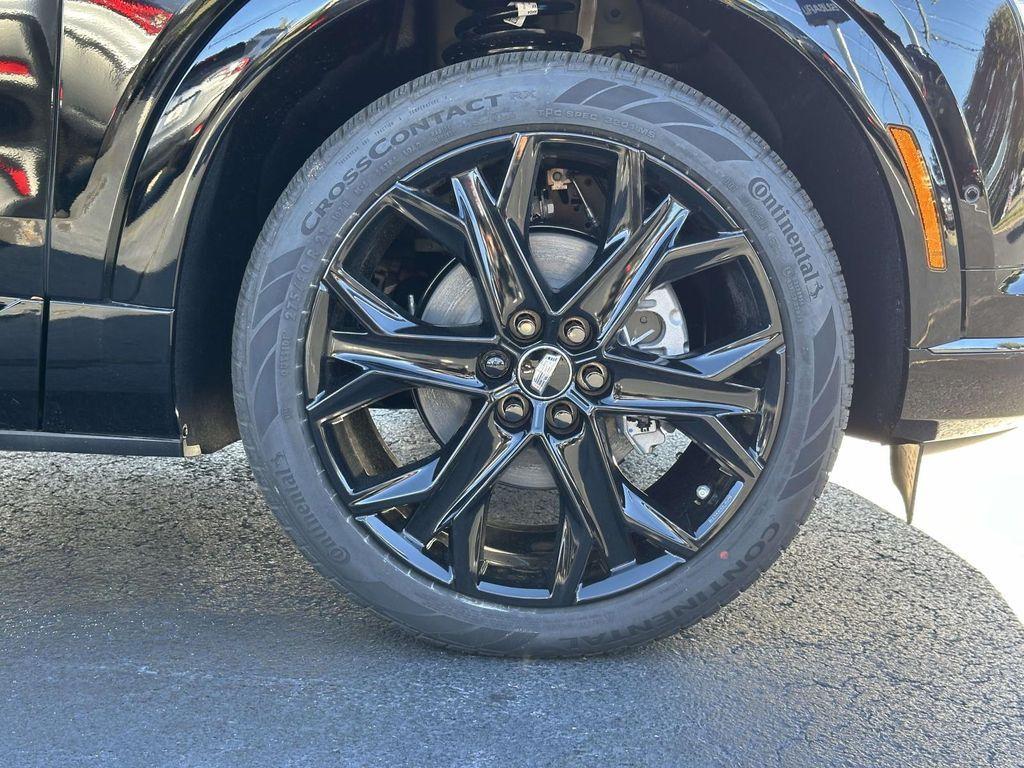 new 2025 Cadillac OPTIQ car, priced at $62,665