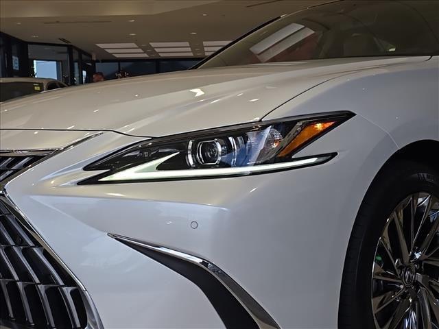 new 2025 Lexus ES 350 car, priced at $52,265