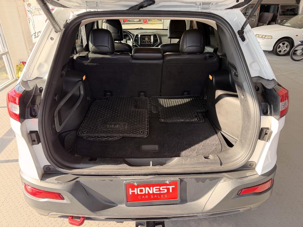 used 2016 Jeep Cherokee car, priced at $8,950