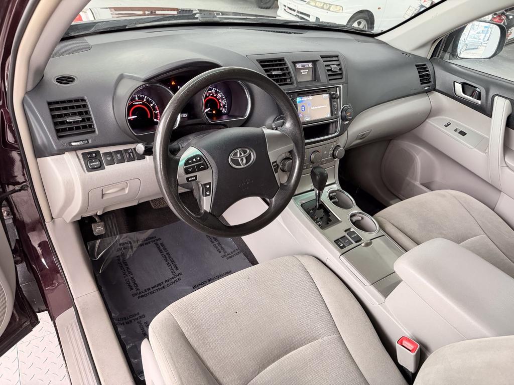 used 2013 Toyota Highlander car, priced at $7,950