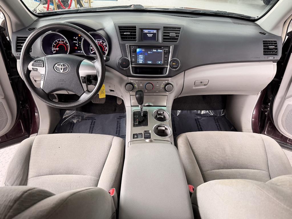 used 2013 Toyota Highlander car, priced at $7,950