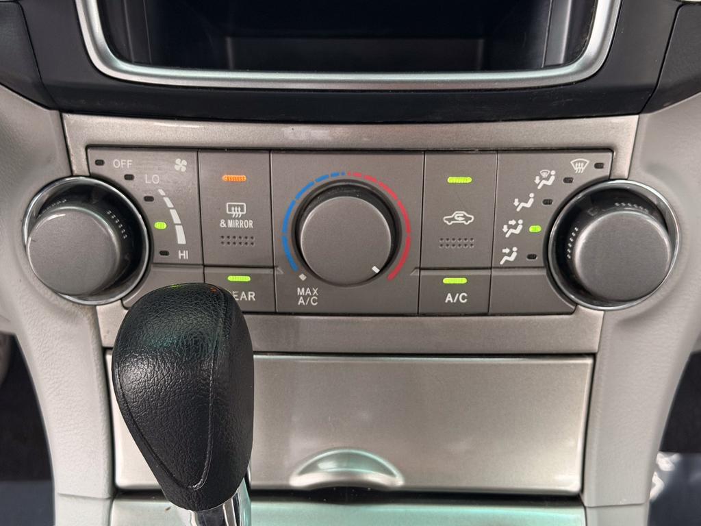 used 2013 Toyota Highlander car, priced at $7,950