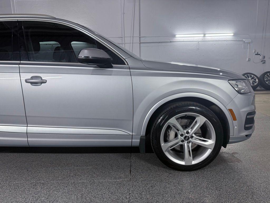 used 2019 Audi Q7 car, priced at $29,990