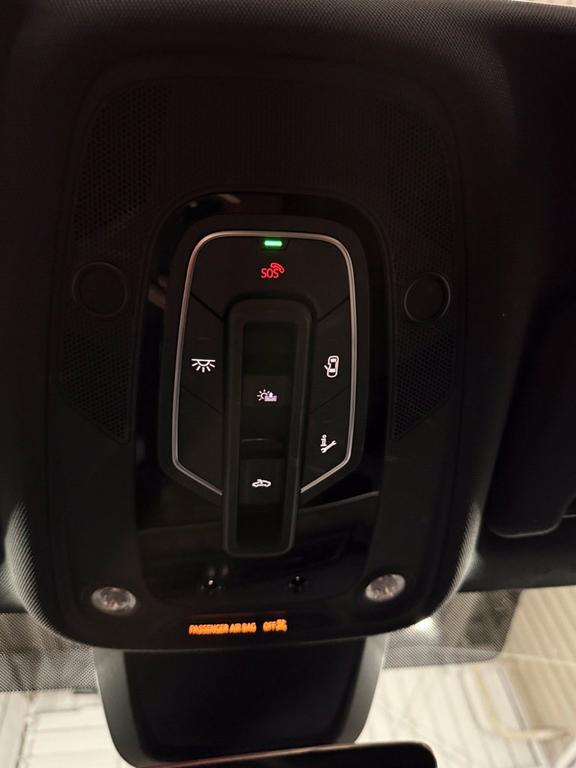 Audi e-tron view 42