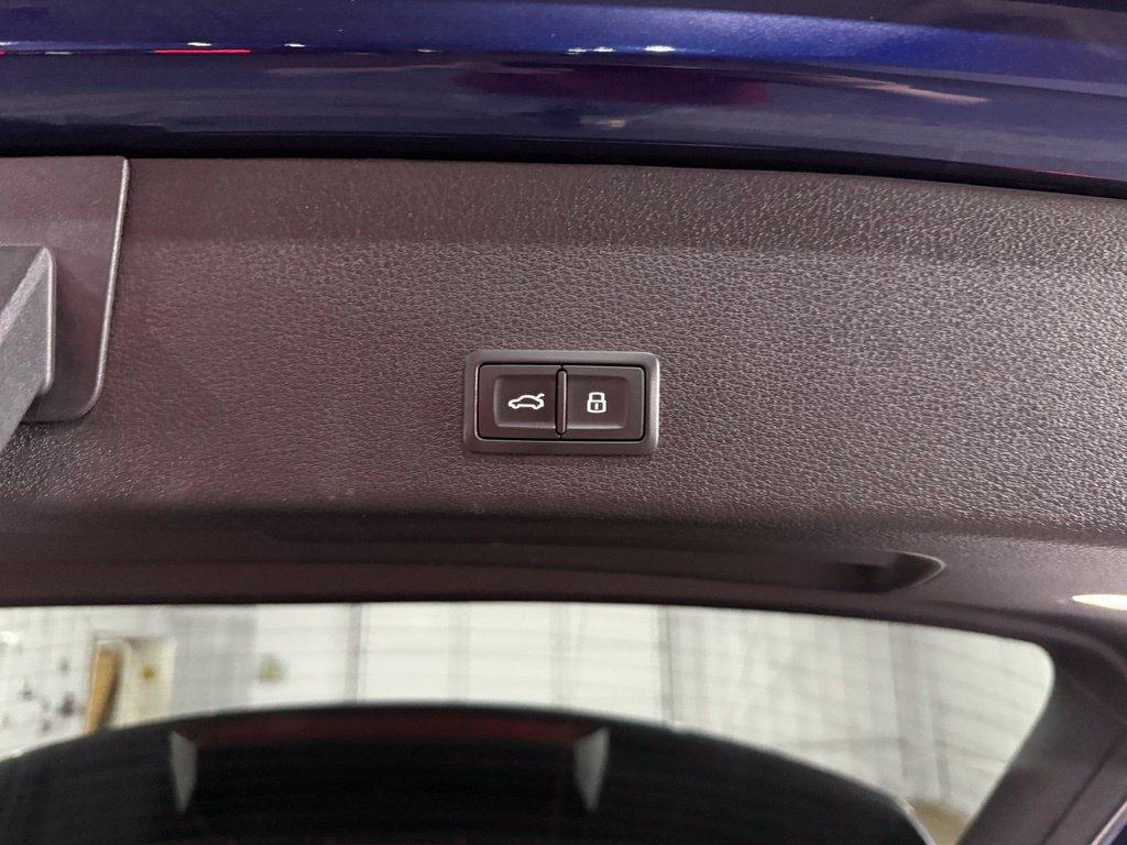 Audi e-tron view 49