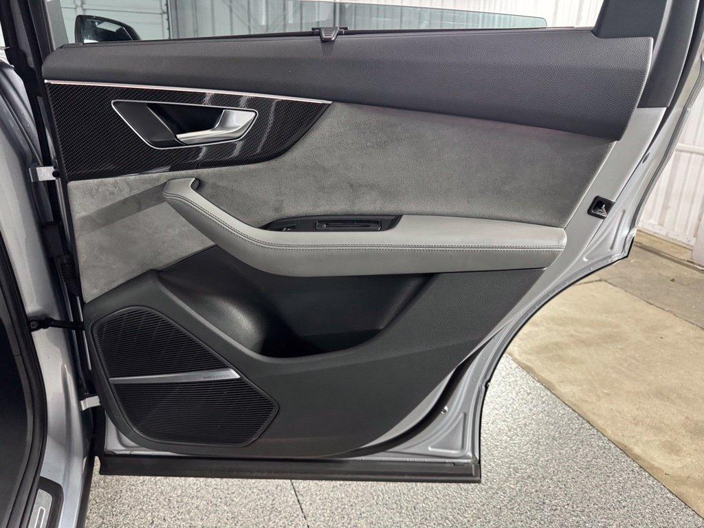 Audi SQ7 view 44
