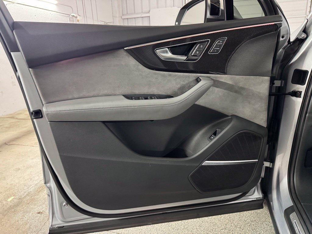 Audi SQ7 view 34
