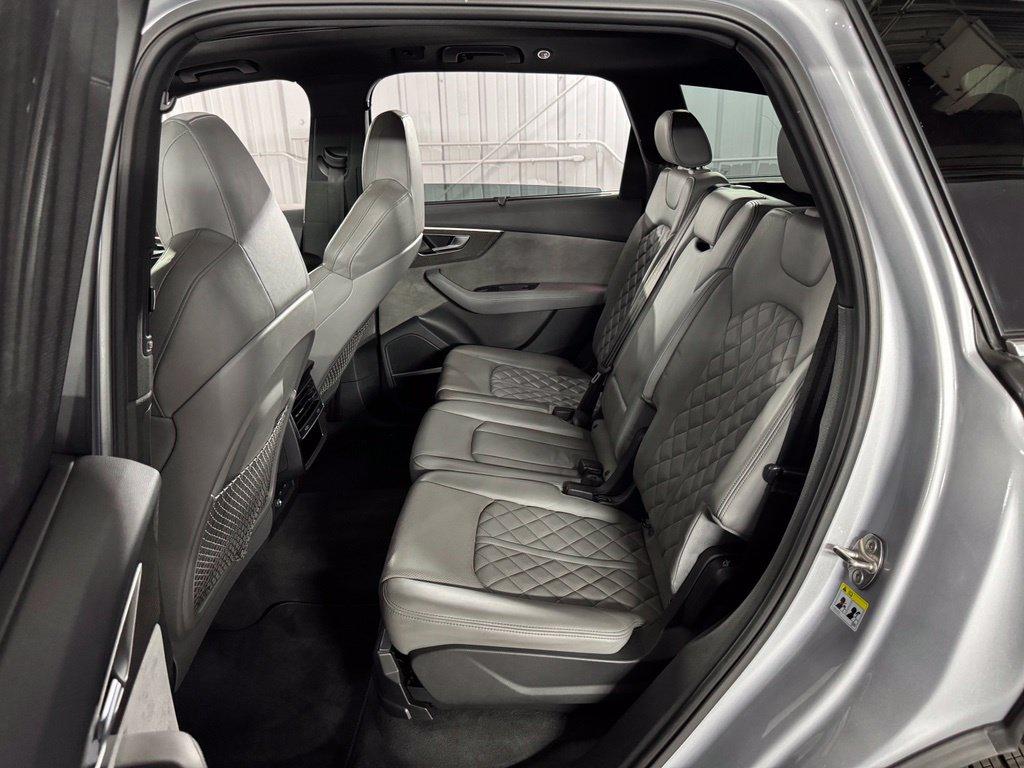 Audi SQ7 view 40
